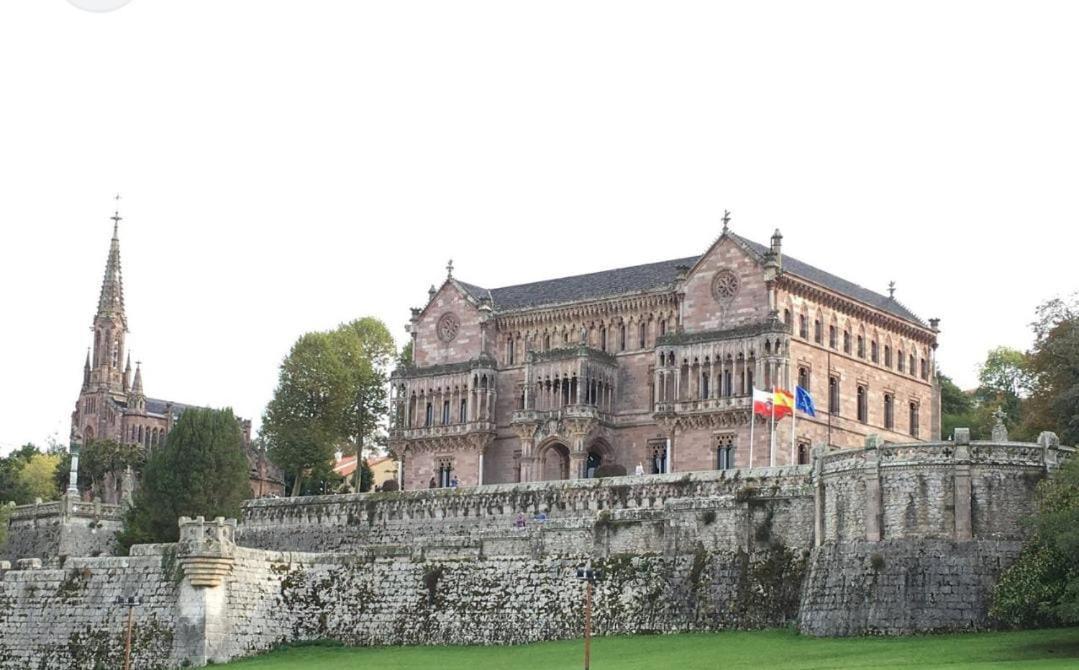 La Aldea 3 , Centro De Comillas Bagian luar foto